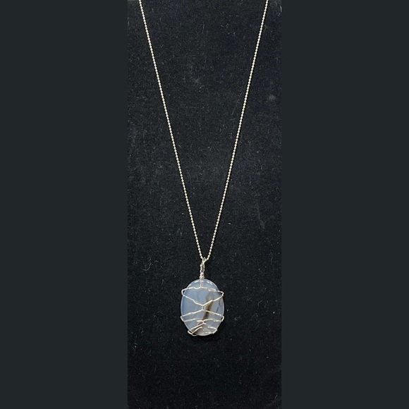 Yellowstone Montana Agate wire wrap pendant - Picture 11 of 13